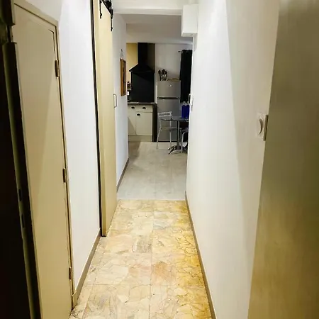 Apartment Village *